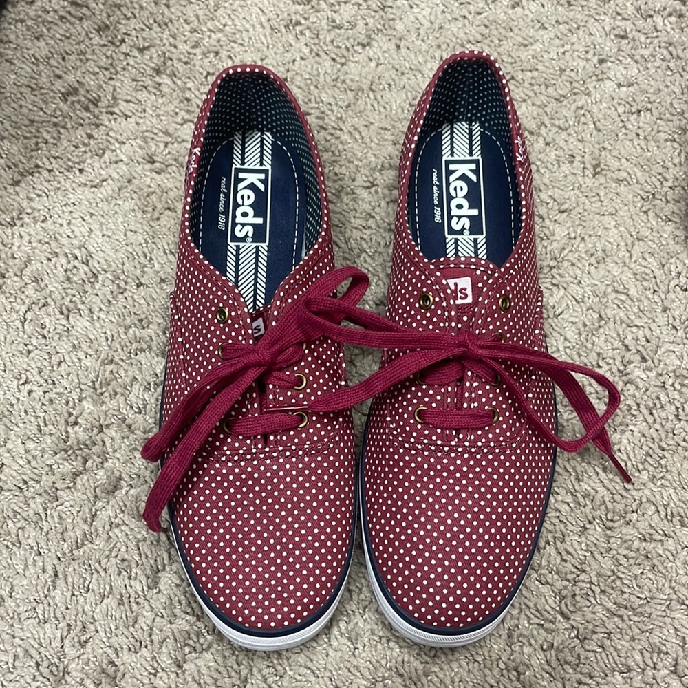 Brand new maroon keds!